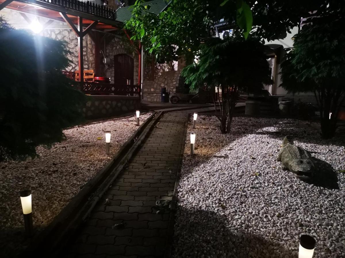 エゲルサローク Zoeld Sziget Wellness Bed & Breakfast エクステリア 写真